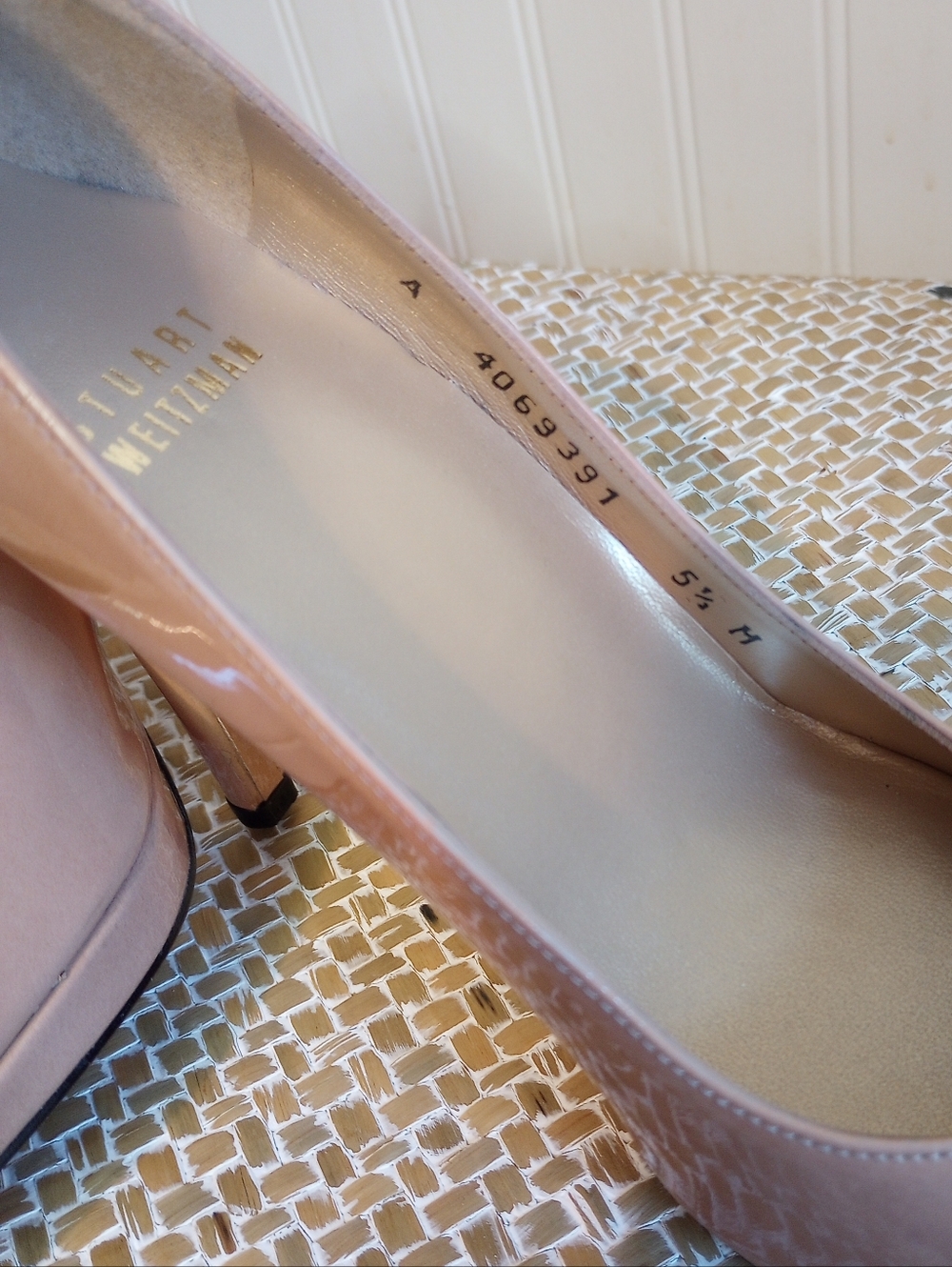 Stuart Weitzman Nude Patent Leather Heels Pumps Size 5.5 EUC - Picture 15 of 15